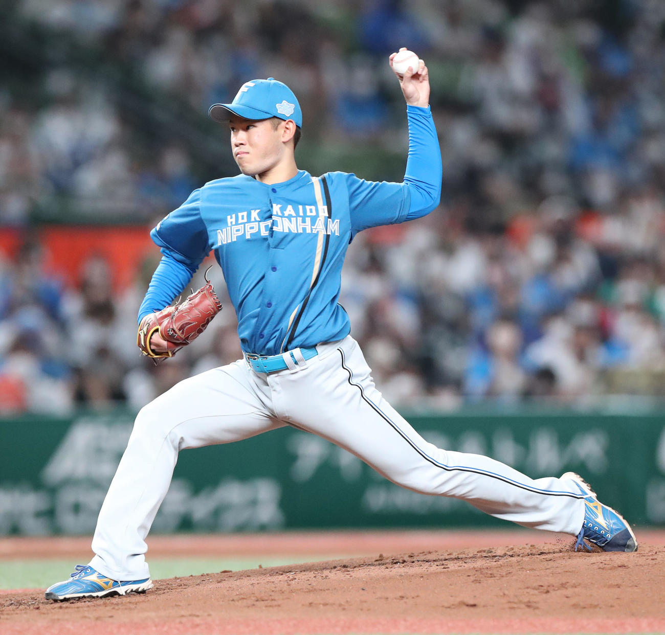 西武対日本ハム　力投する日本ハム先発の根本（撮影・佐藤翔太）