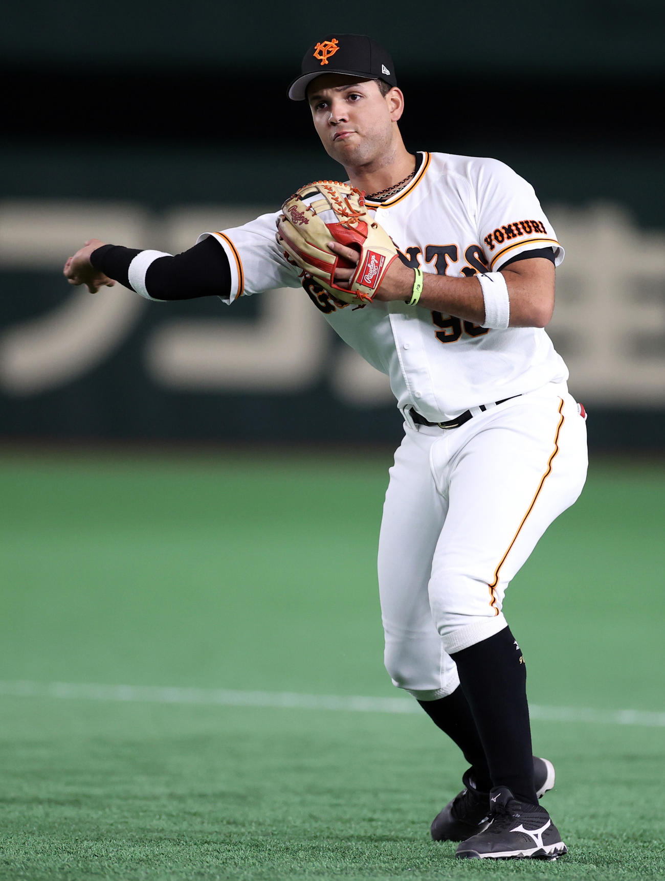 ゴロを処理するウレーニャ（2021年5月1日撮影）