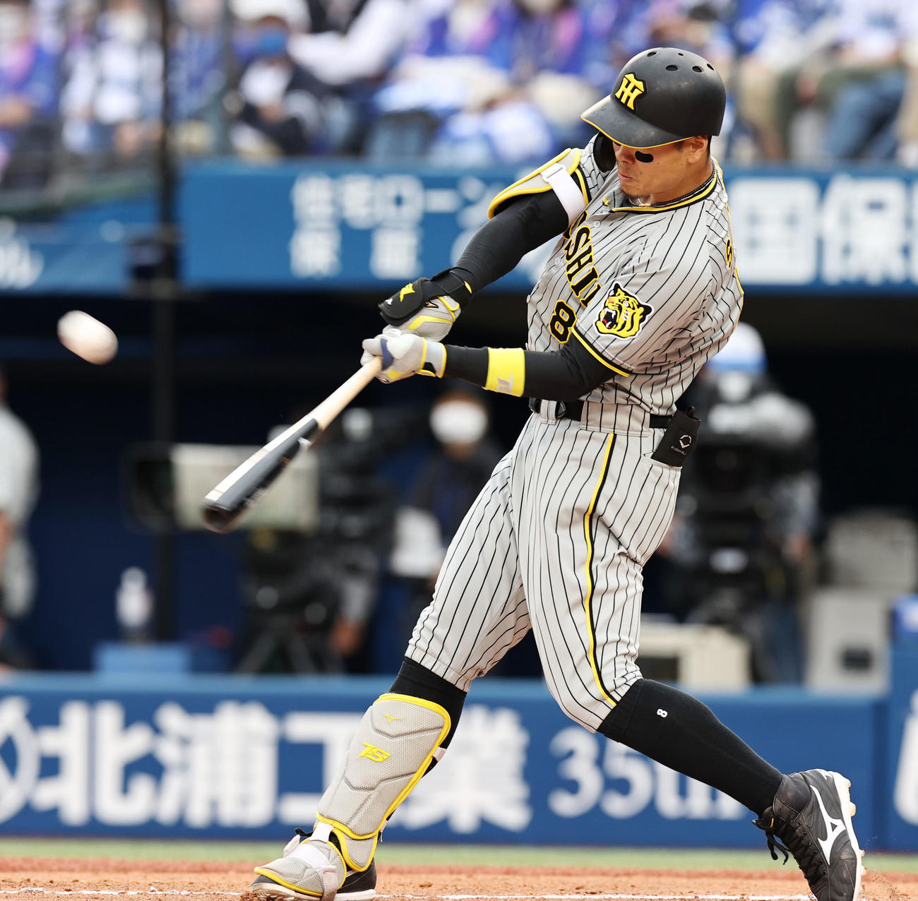 5月15日、DeNA戦の6回、阪神佐藤輝は、この試合2本目となる中越え本塁打を放つ