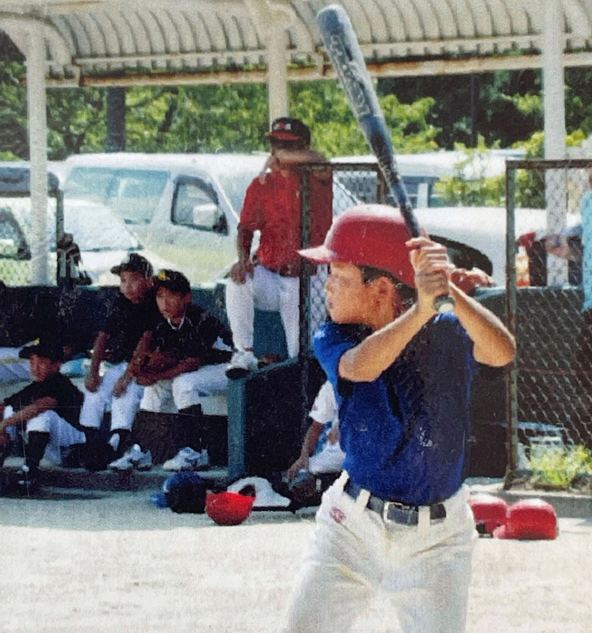 バットを構える小学生時代の村上宗隆（今井譲二さん提供、共同）