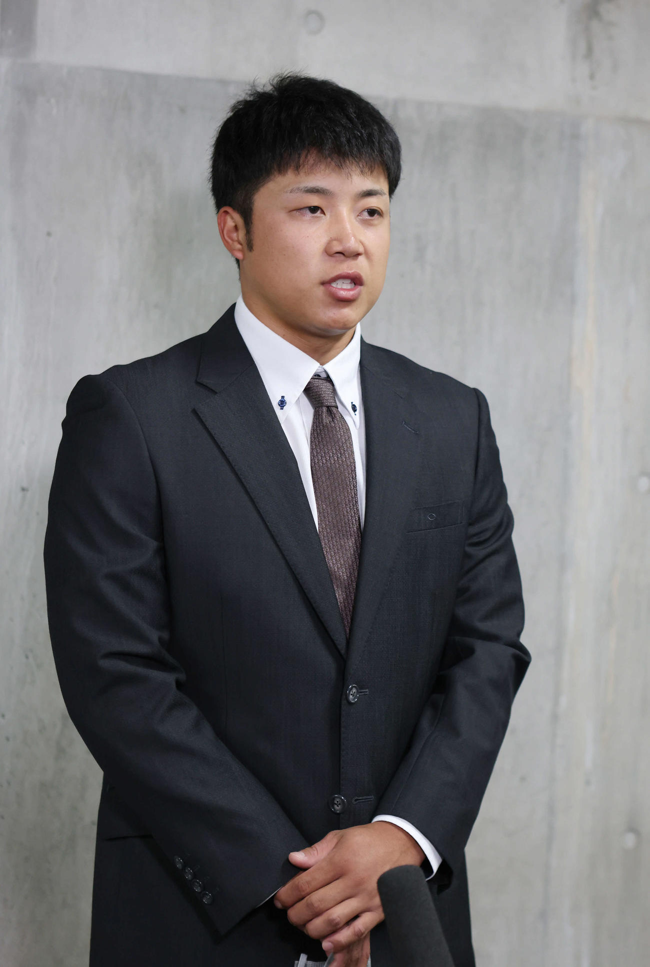 戦力外通告を受けた広島中神（撮影・加藤孝規）