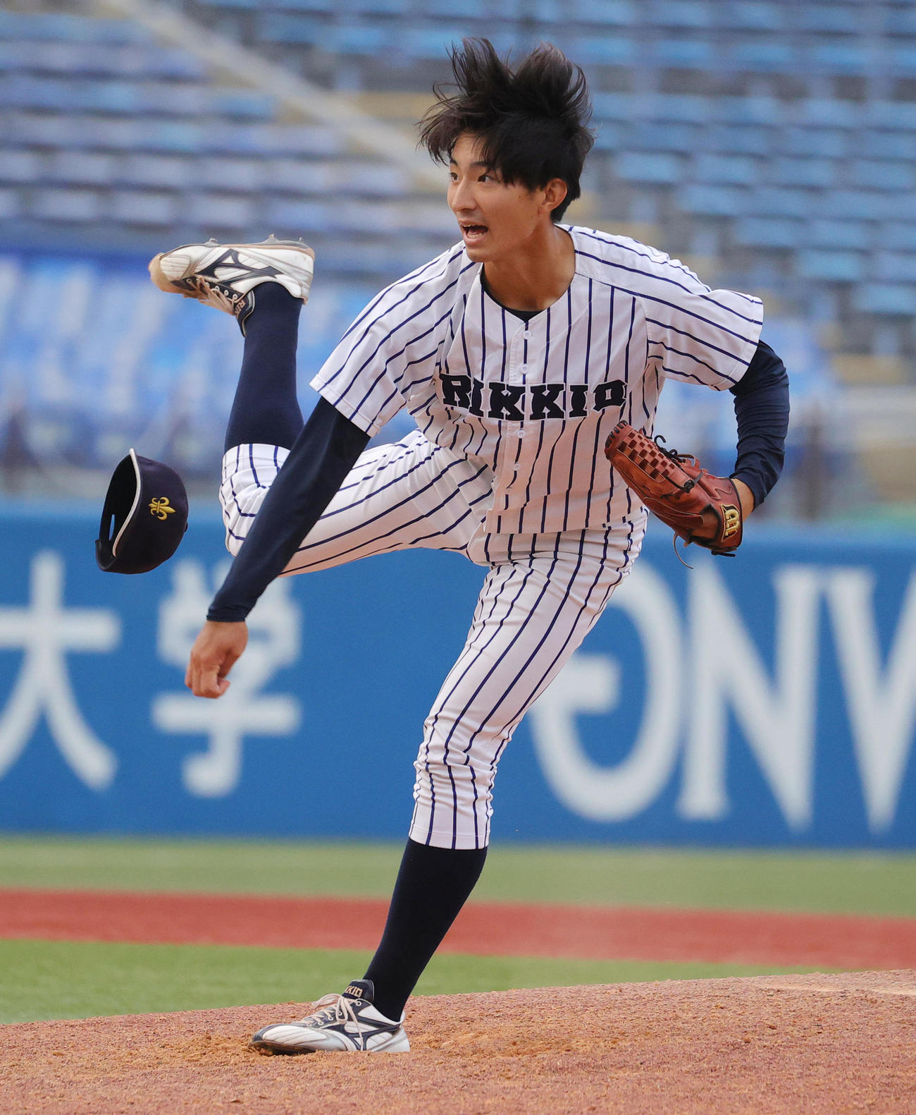 立大対法大　力投する立大・荘司（撮影・野上伸悟）