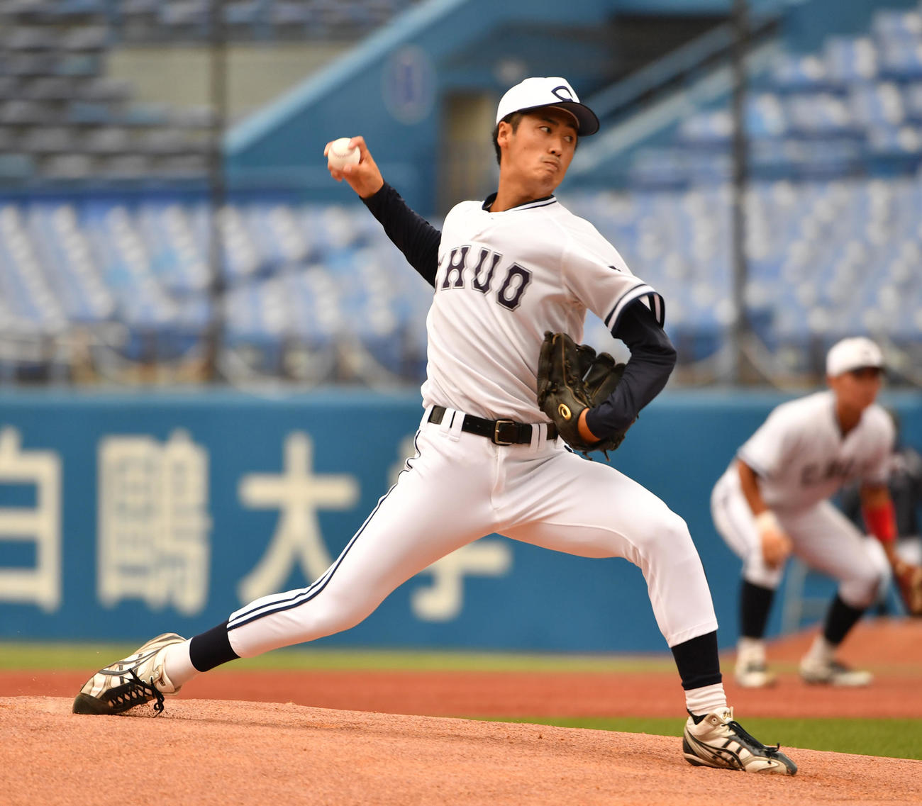 青学大対中大　先発した中大・西舘（撮影・柴田隆二）