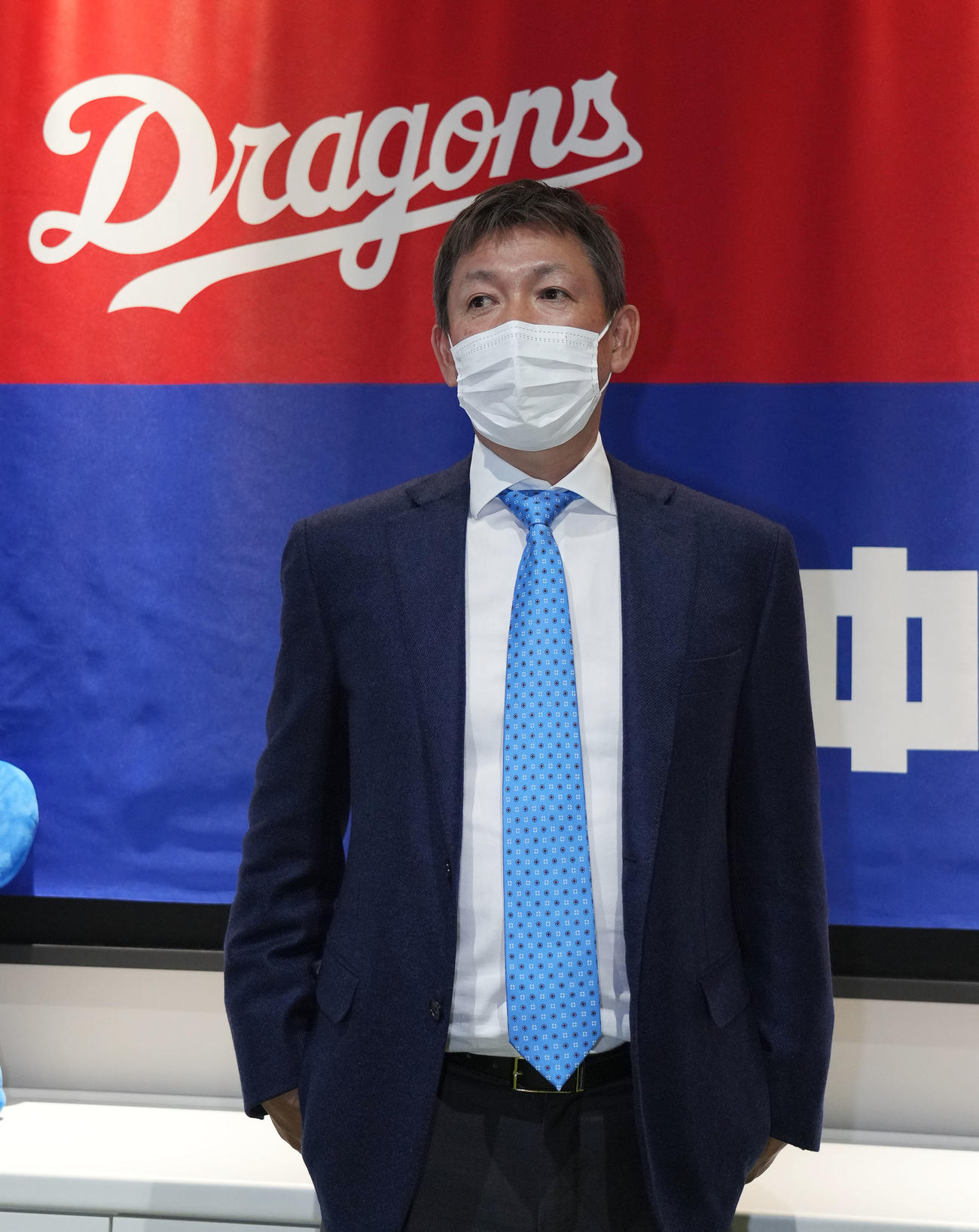 スカウト会議を終え取材に応じる立浪監督（撮影・森本幸一）