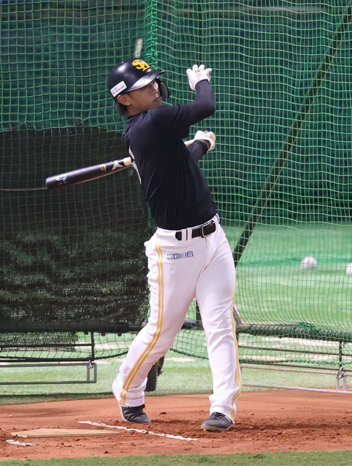 打撃練習を行う今宮健太（撮影・梅根麻紀）