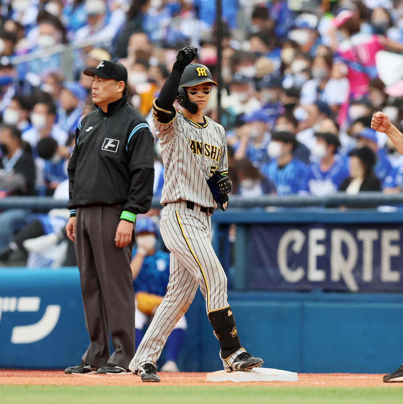DeNA対阪神　7回表阪神無死、中野は右前打を放つ（撮影・加藤哉）
