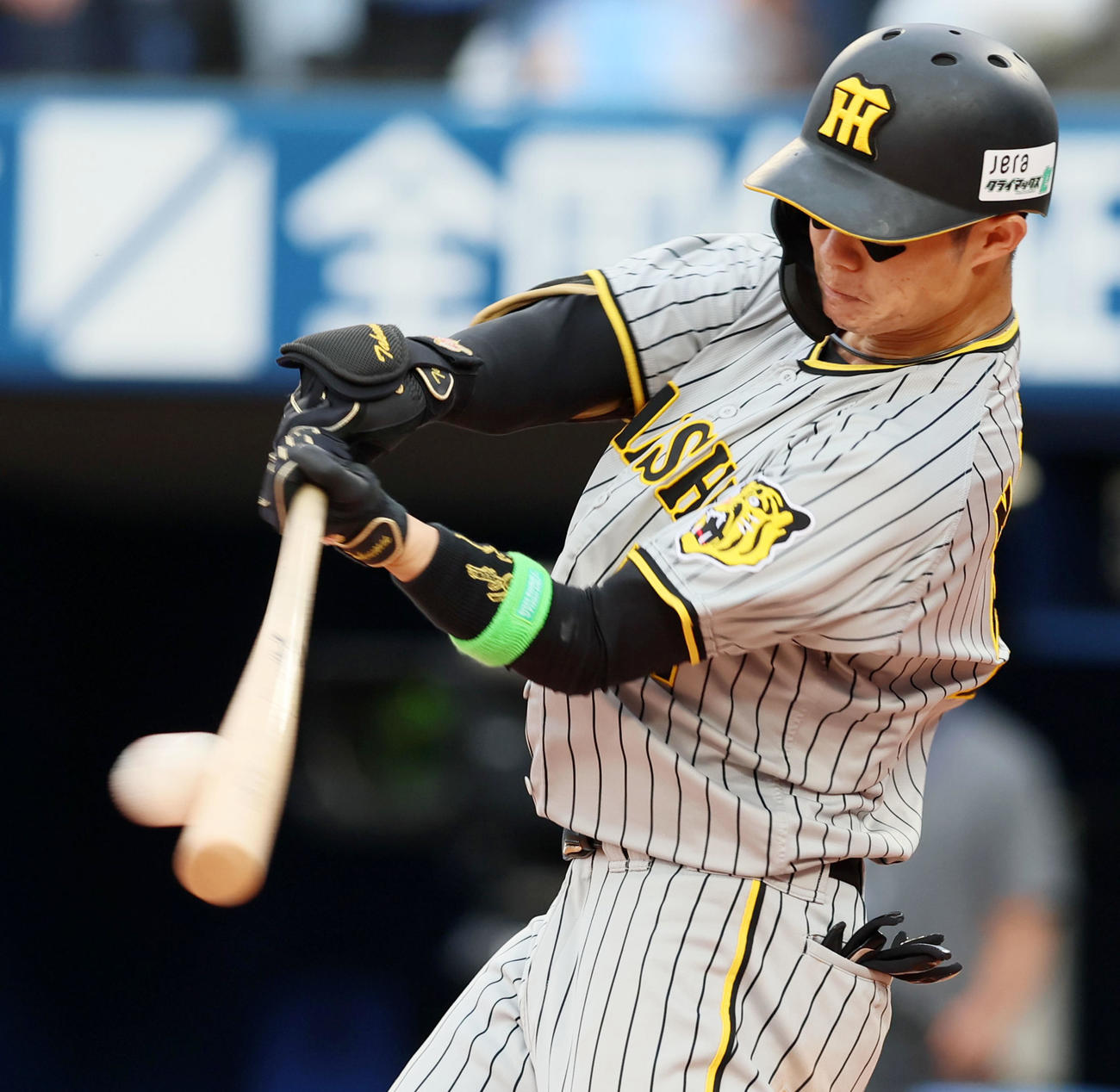 DeNA対阪神　7回表阪神無死、中野は右前打を放つ（撮影・加藤哉）