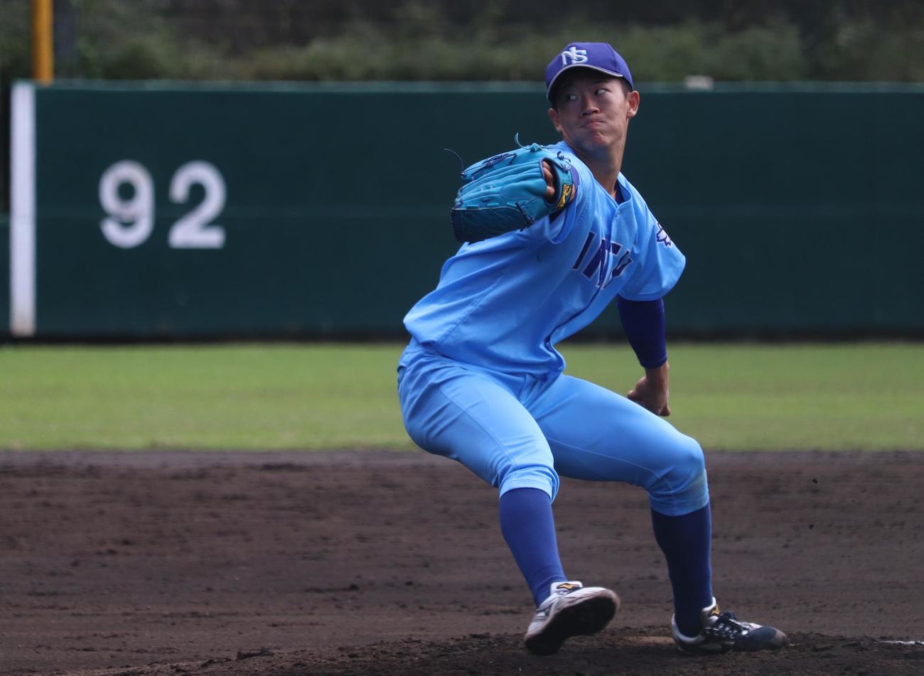 桜美林大対日体大　先発し、力投する日体大先発の矢沢宏太投手（撮影・阿部泰斉）