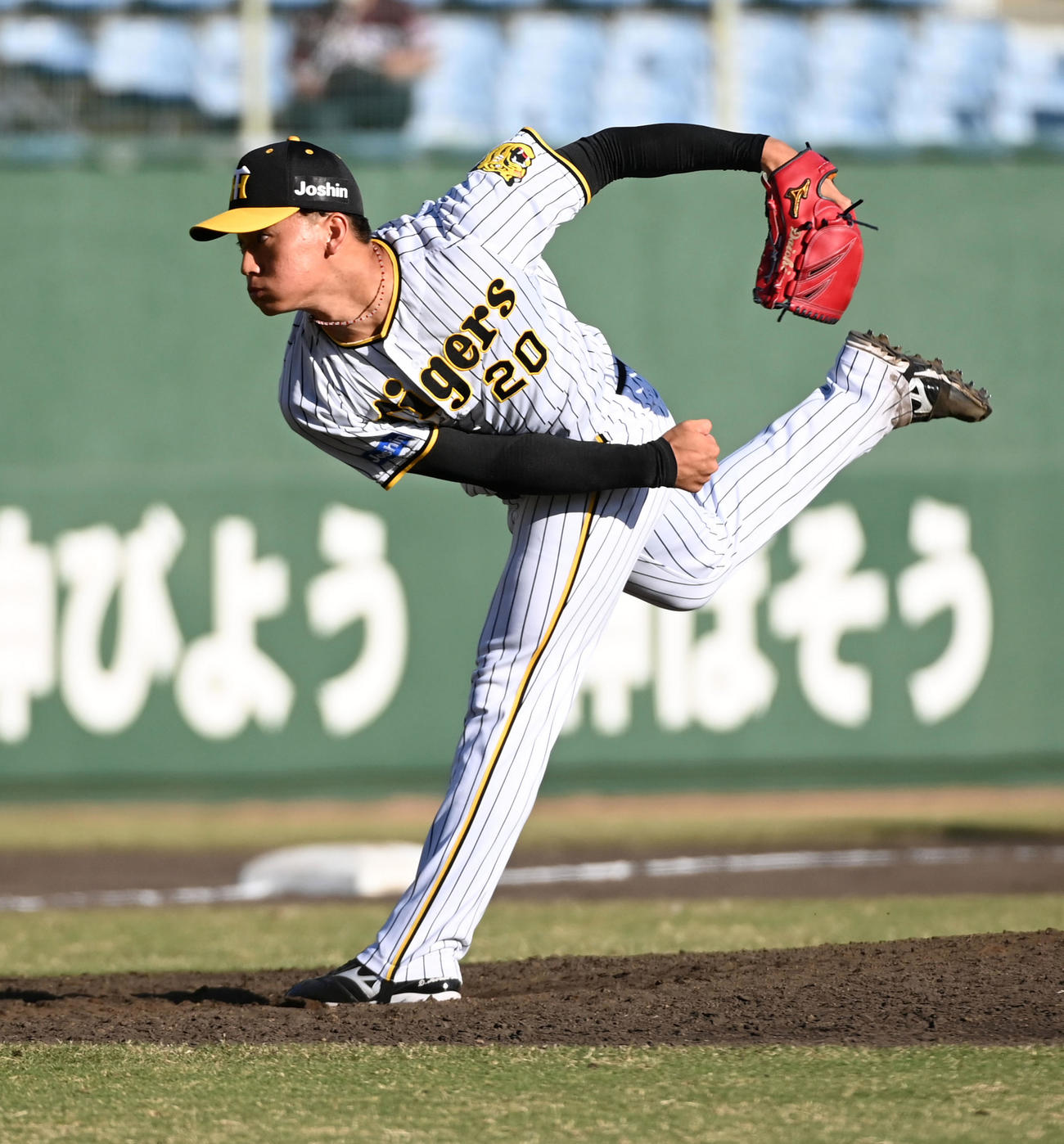 阪神対楽天　9回に登板した森木（撮影・前岡正明）