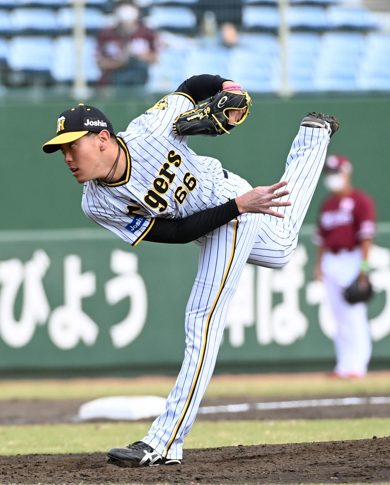 阪神対楽天　阪神2番手の小川（撮影・前岡正明）
