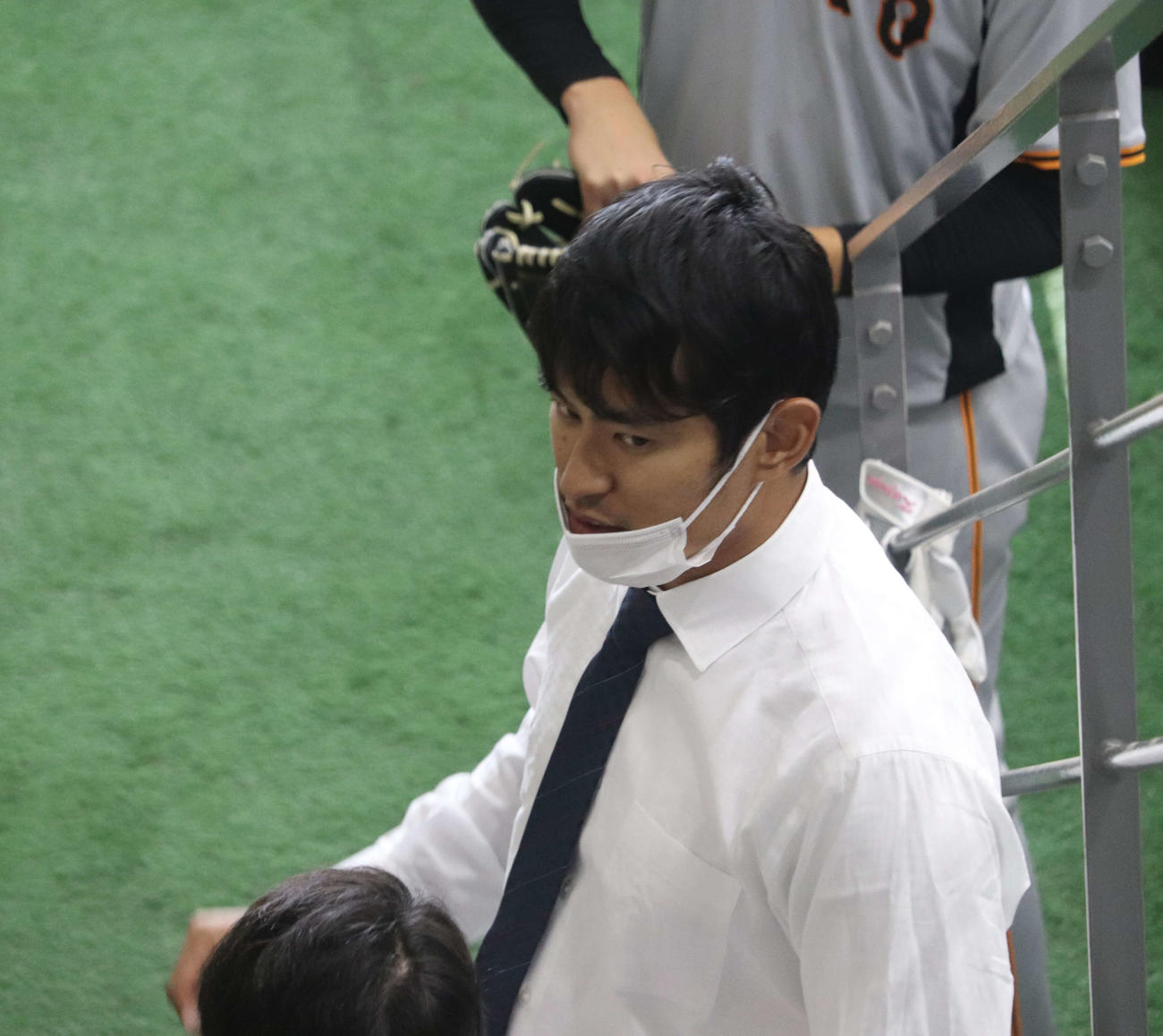 ジャイアンツ球場にあいさつに訪れた井納（撮影・小早川宗一郎）