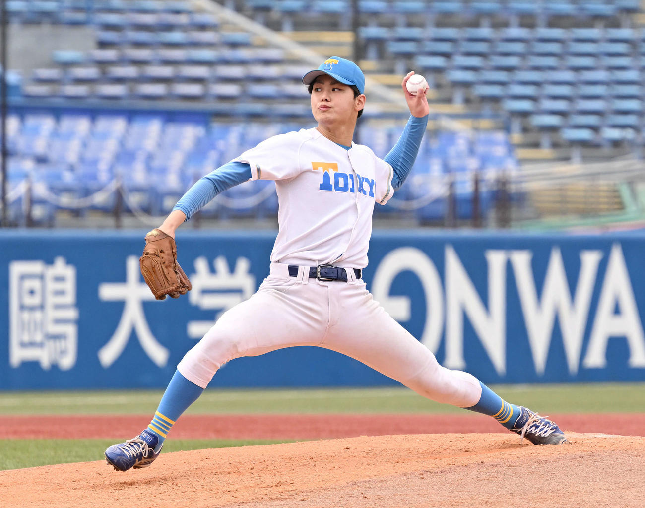 立大対東大　東大先発の鈴木健（撮影・滝沢徹郎）