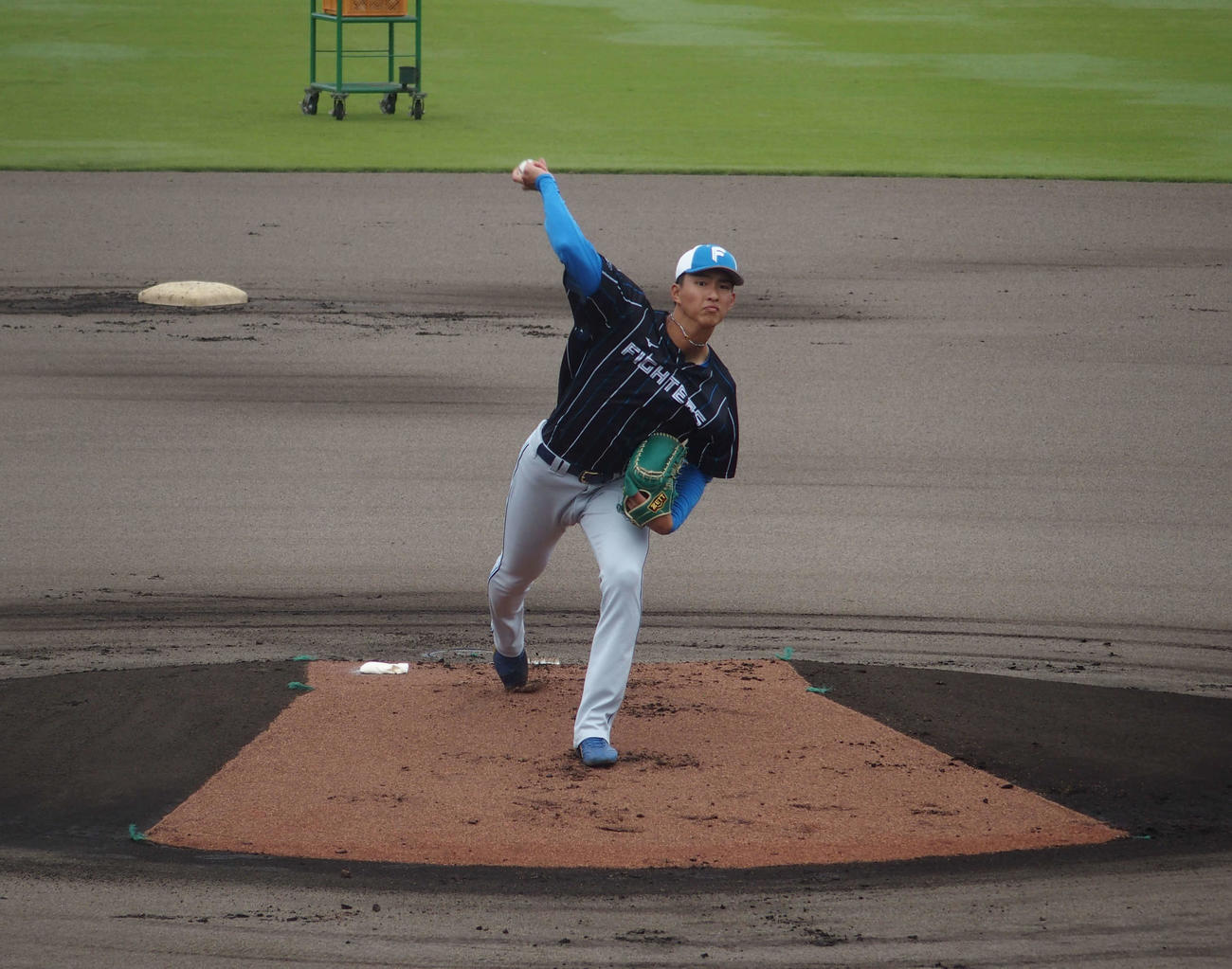 秋季練習で投内連係に取り組む日本ハム達（撮影・中島宙恵）