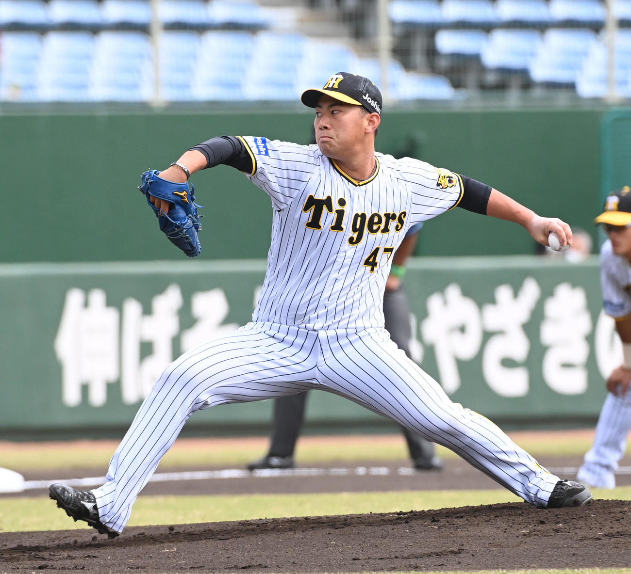 阪神対楽天　阪神先発の桐敷（撮影・前岡正明）