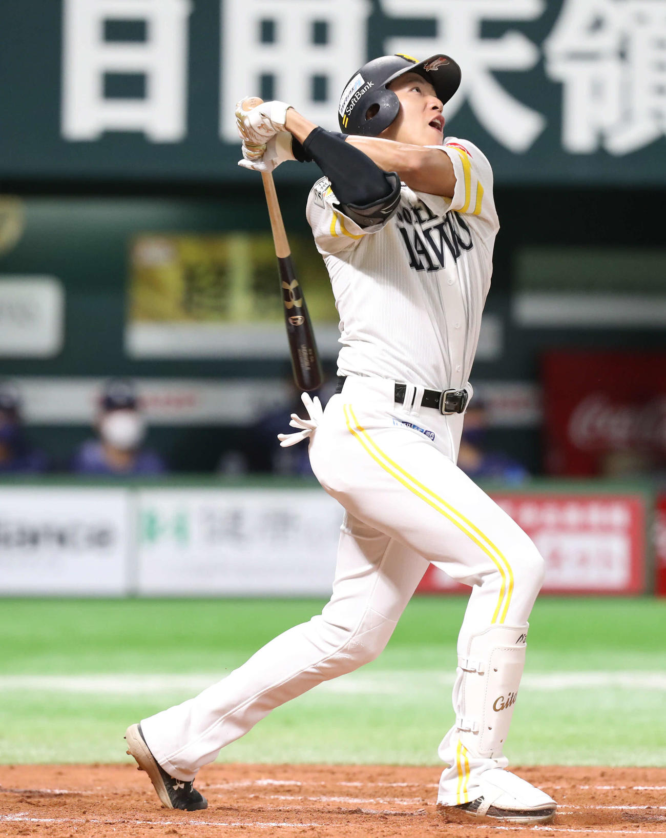 ソフトバンク対西武　3回裏ソフトバンク2死二、三塁、柳田は右中間へ3点本塁打を放つ（撮影・屋方直哉）