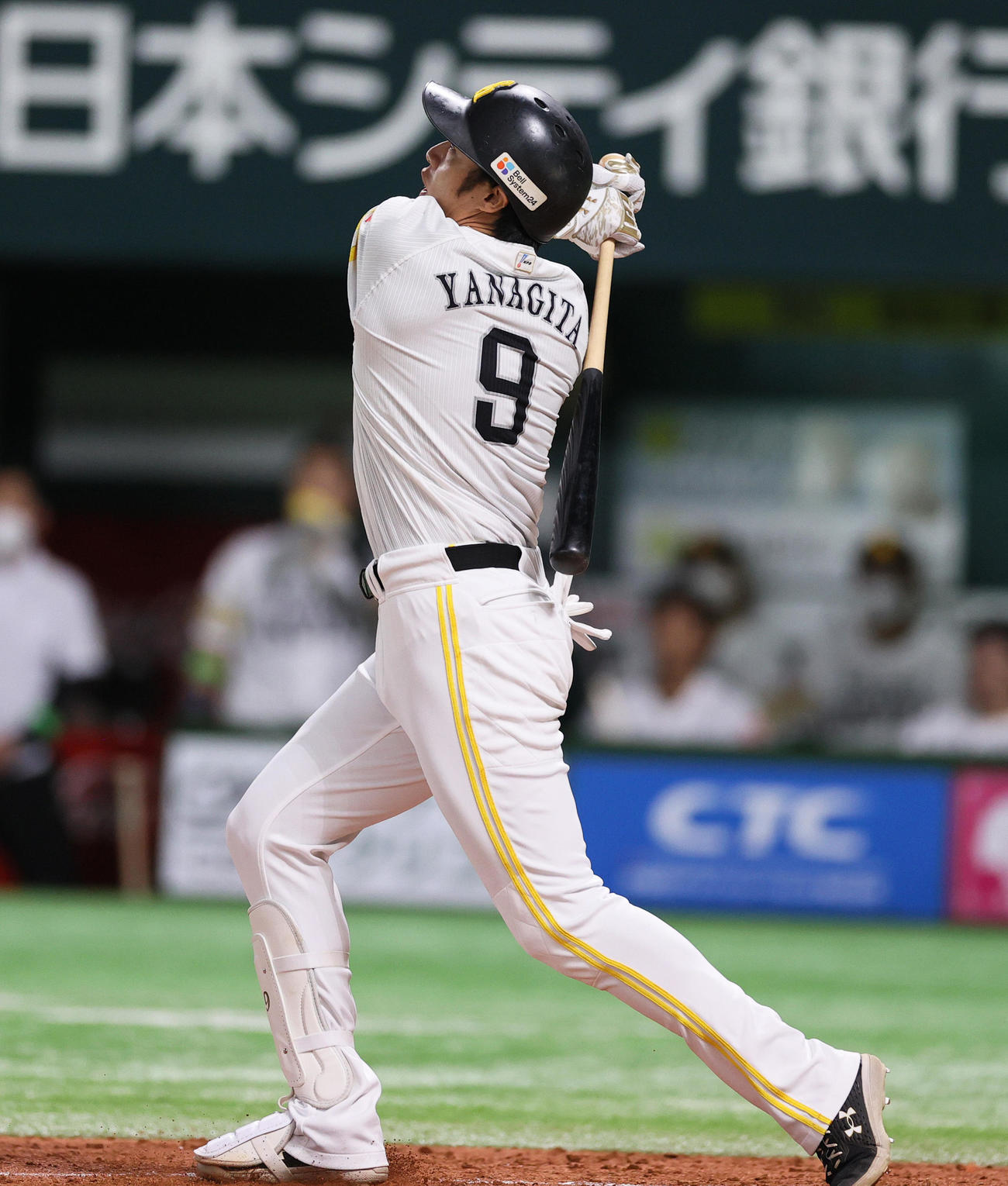 ソフトバンク対西武　3回裏ソフトバンク2死二、三塁、柳田は右中間越え3点本塁打を放つ（撮影・上山淳一）