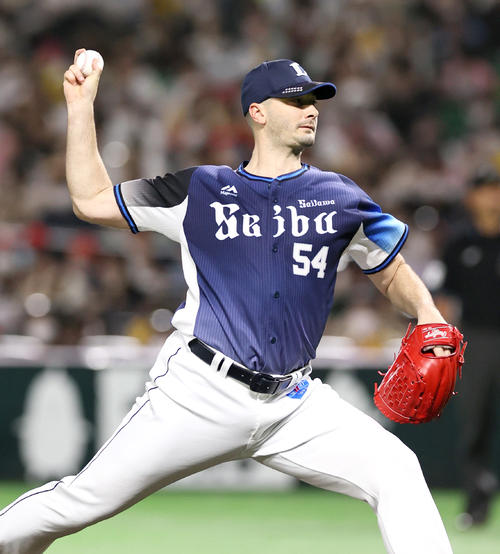 ソフトバンク対西武 6回、西武3番手で登板のスミス(撮影・上山淳一)
