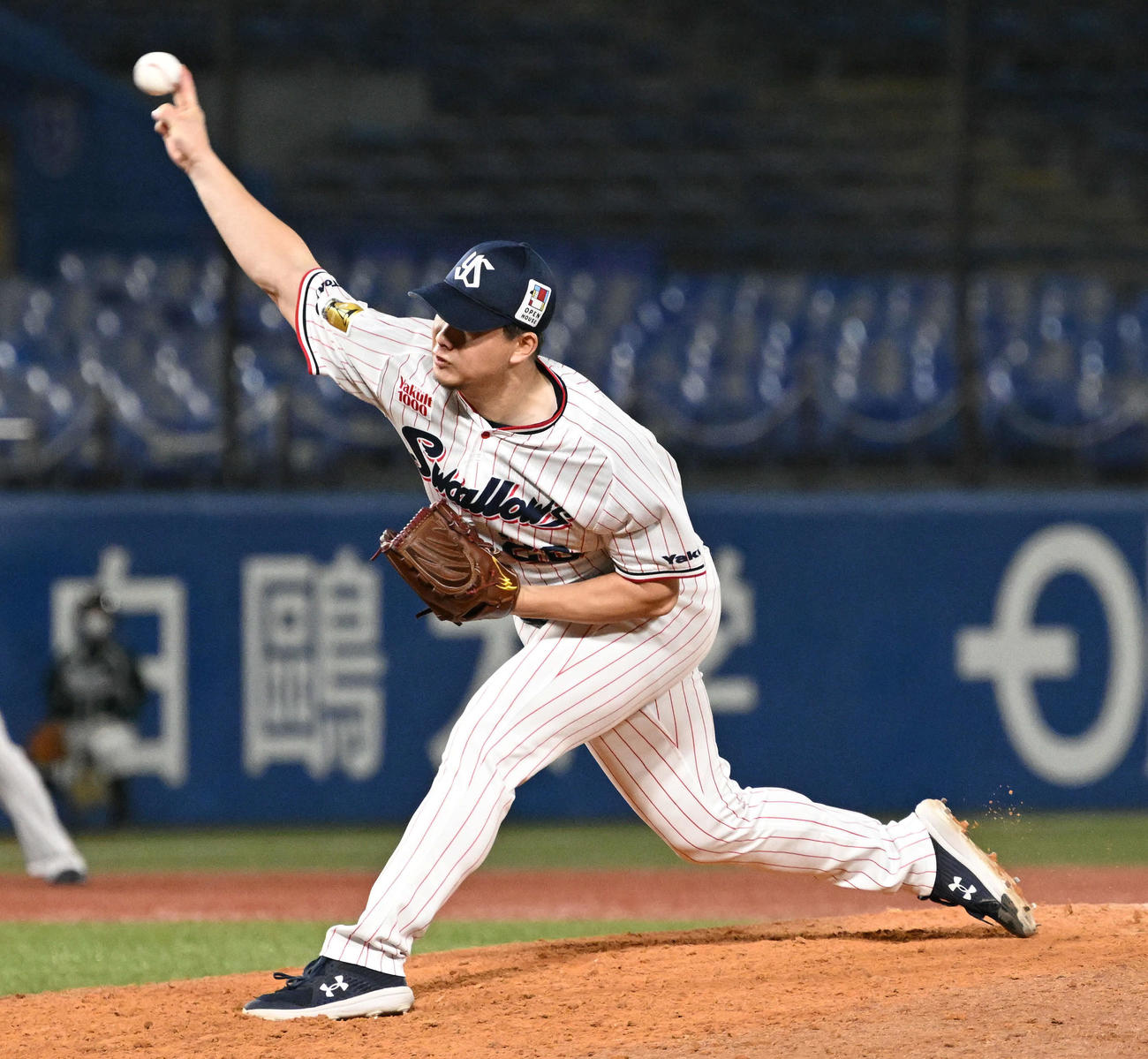 ヤクルト対東京ガス　10回表、ヤクルト7番手で投球する木沢（撮影・滝沢徹郎）
