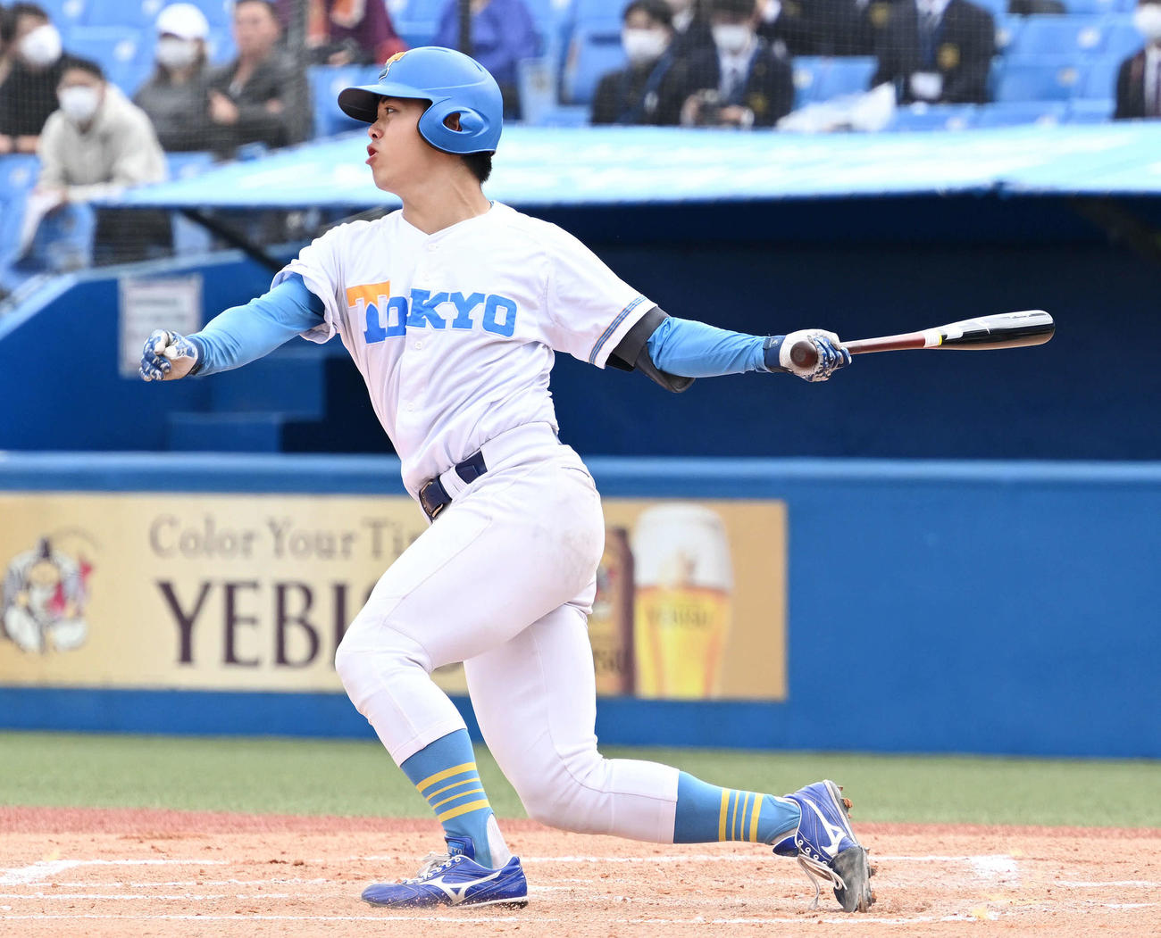 東大対立大　3回表東大2死、井沢は中前打を放つ（撮影・滝沢徹郎）