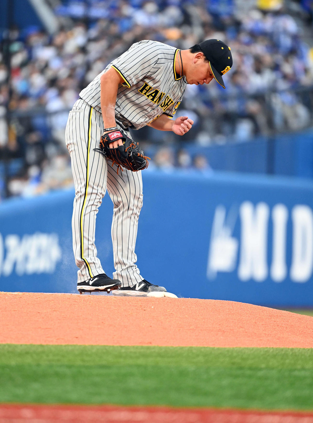 DA対阪神　5回裏DeNA無死一塁、ソトに二塁打を許した阪神の先発伊藤将（撮影・たえ見朱実）
