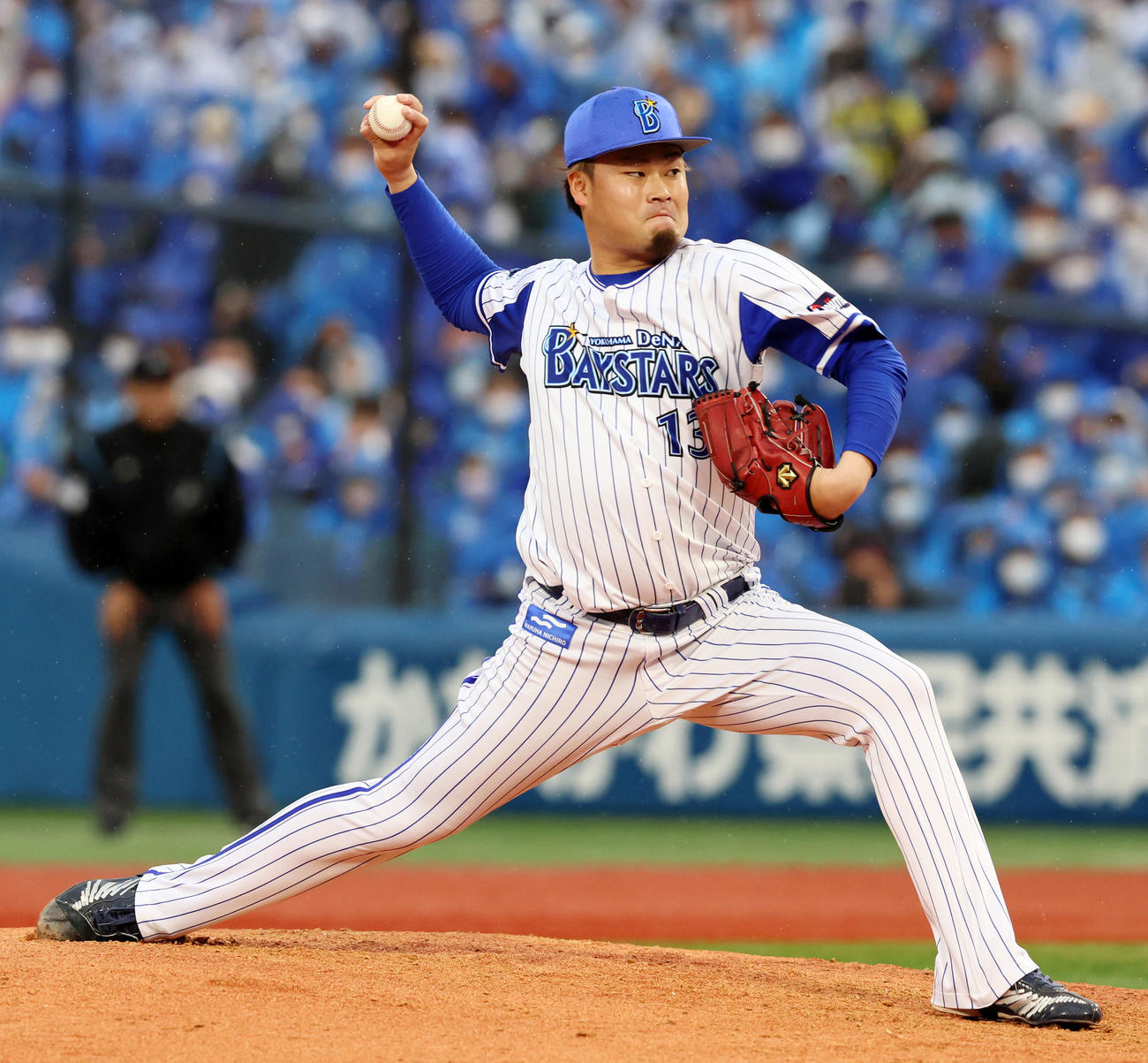 DeNA対阪神　7回表阪神1死三塁、DeNA2番手で登板する伊勢（撮影・加藤哉）