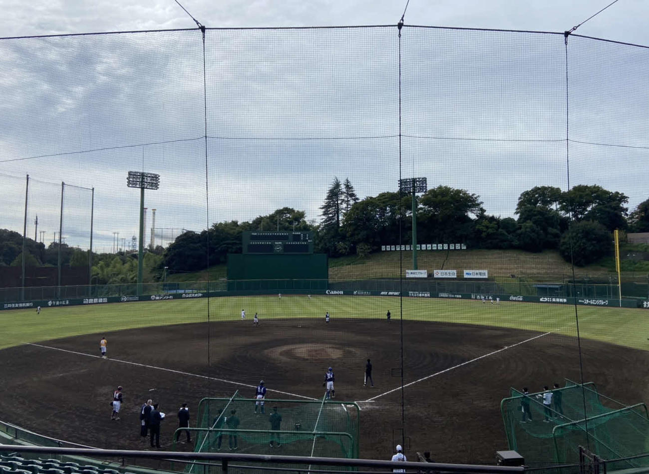ジャイアンツ球場で巨人の新人テストが行われた（撮影・小早川宗一郎）
