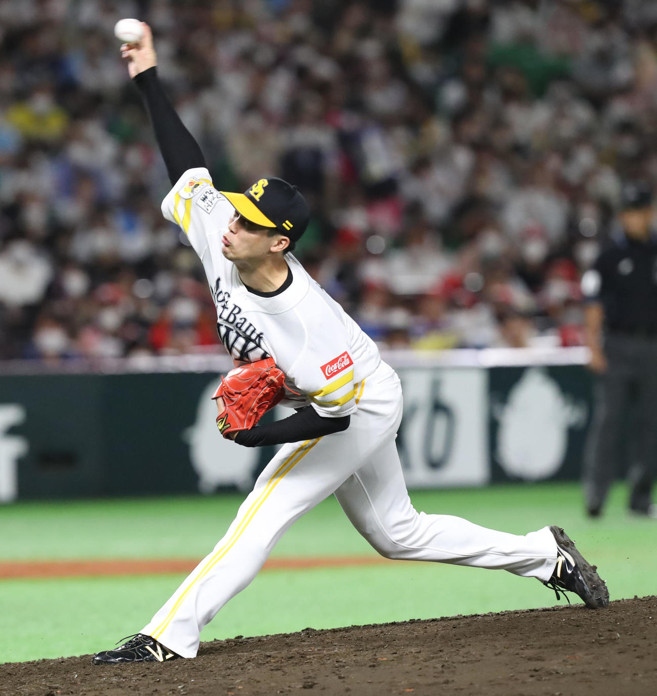 ソフトバンク対西武　8回表から登板した藤井（撮影・屋方直哉）
