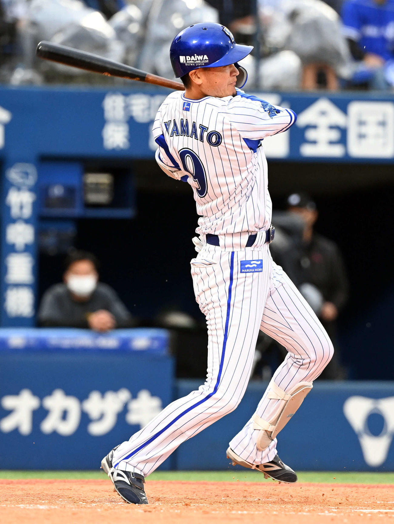 DeNA対阪神　5回裏DeNA1死二、三塁、適時打を放つ大和（撮影・たえ見朱実）