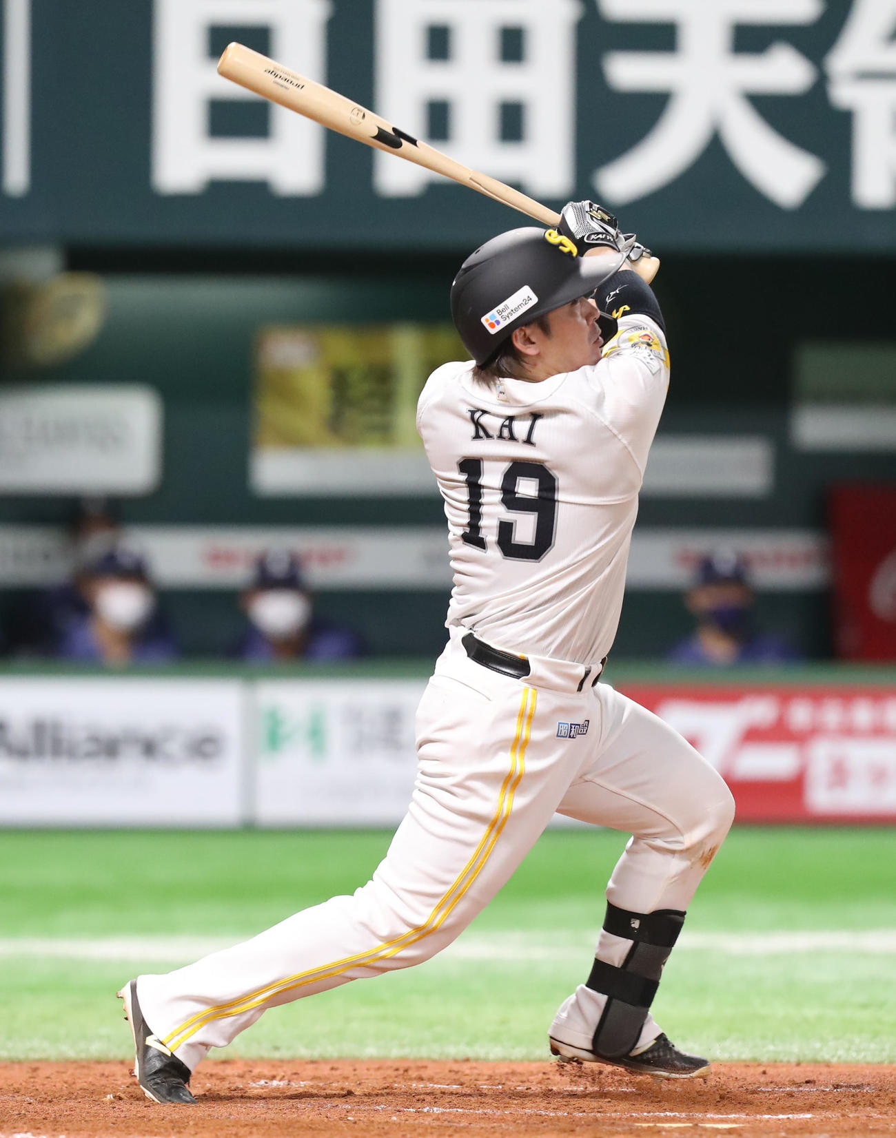 ソフトバンク対西武　4回裏ソフトバンク2死二塁、甲斐は右適時打を放つ（撮影・屋方直哉）