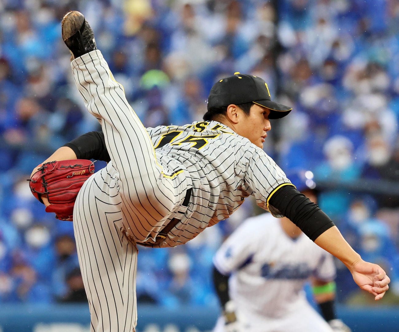 DeNA対阪神　7回裏、阪神2番手で登板する西純（撮影・加藤哉）
