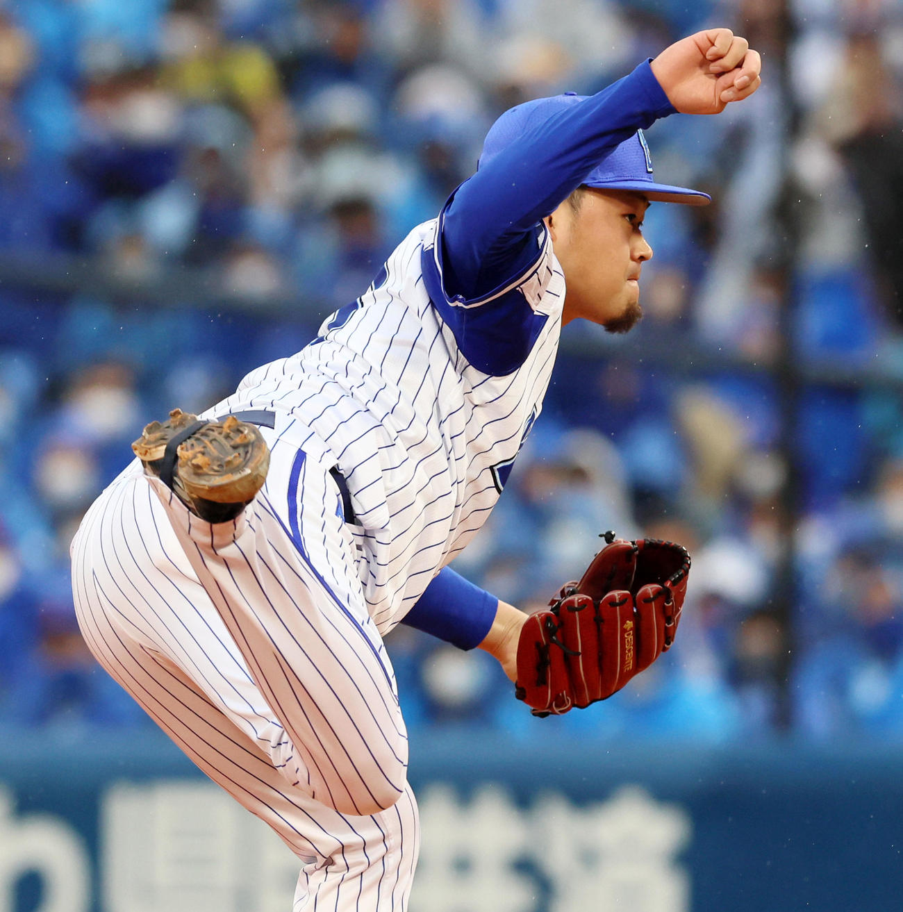 DeNA対阪神　7回表阪神1死三塁、DeNA2番手で登板する伊勢（撮影・加藤哉）