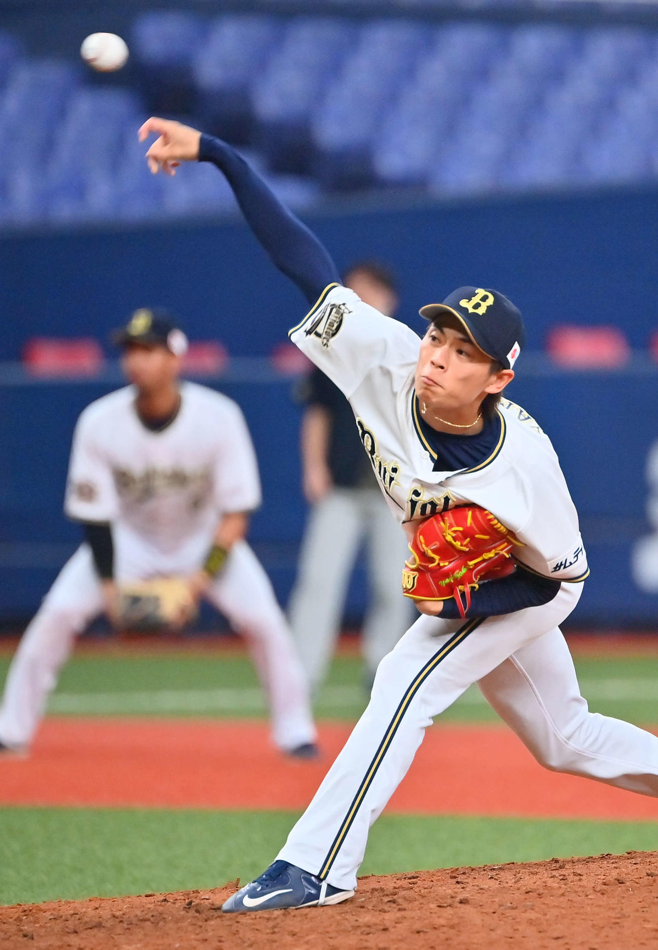 紅白戦　5回に登板する白組山岡（撮影・和賀正仁）