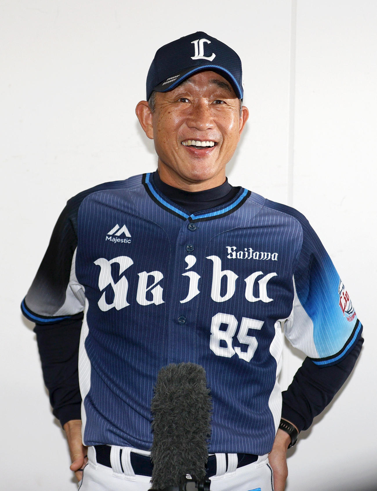 西武辻監督は退任を報道陣に伝える（撮影・上山淳一）