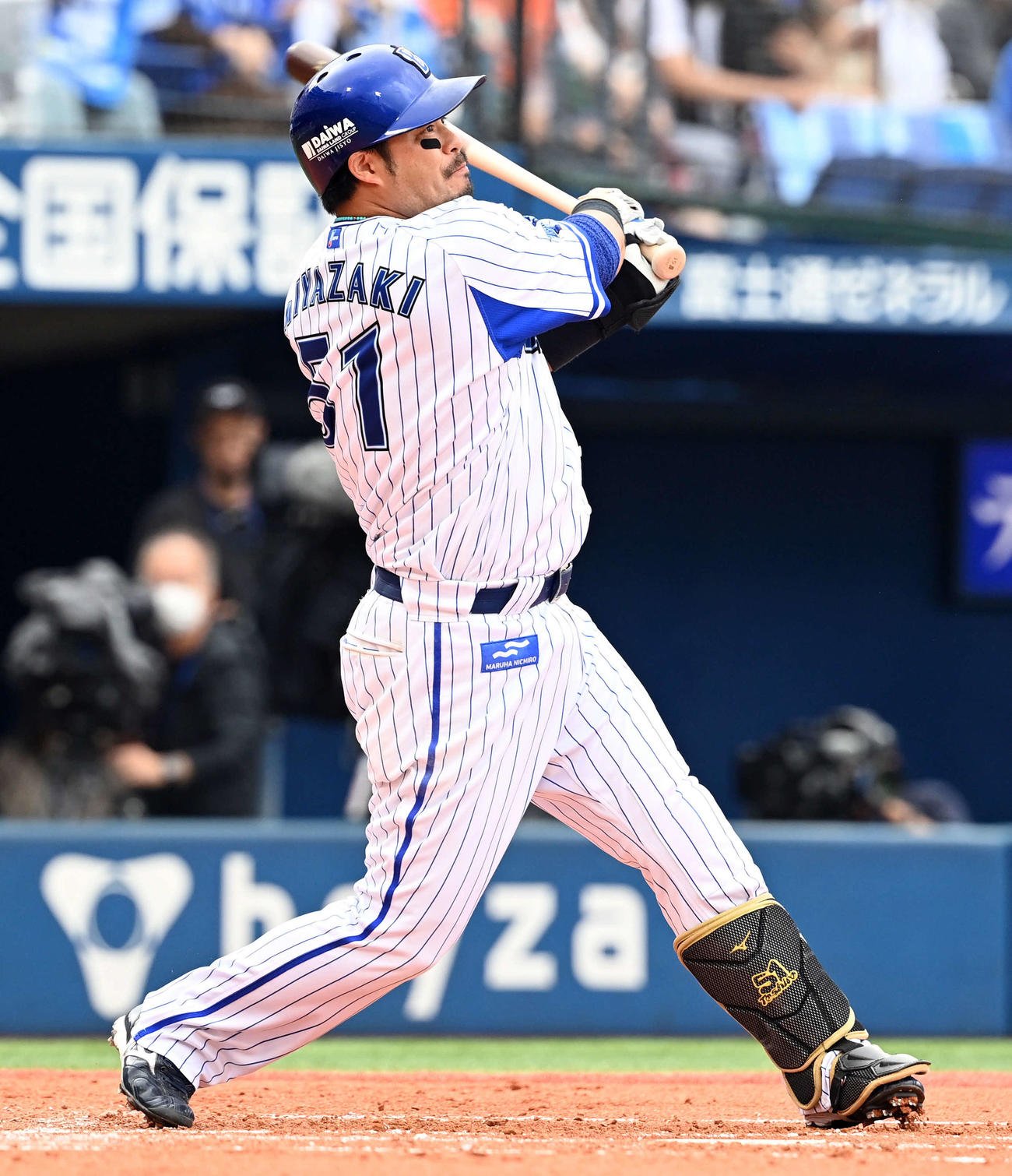 DeNA対阪神　2回裏DeNA無死、右越えに先制ソロ本塁打を放つ宮崎（撮影・たえ見朱実）