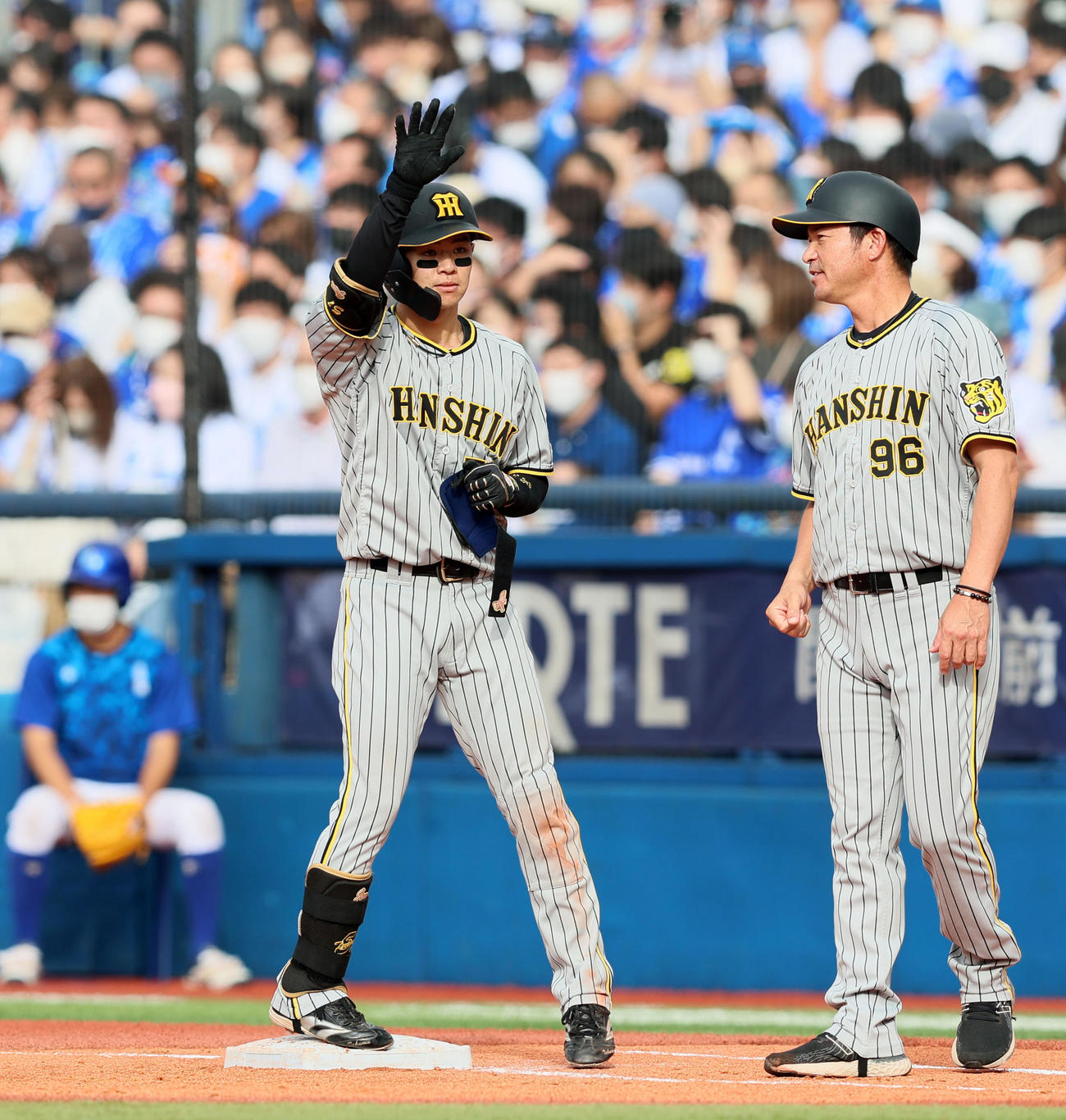 DeNA対阪神　3回表阪神1死、中野は右前打を放つ（撮影・加藤哉）