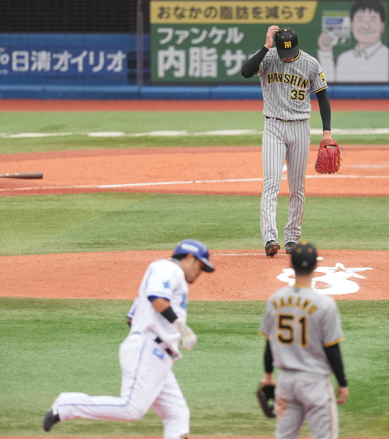 DeNA対阪神　2回裏DeNA無死、宮崎に先制の右越えソロ本塁打を浴びた阪神才木（撮影・鈴木みどり）