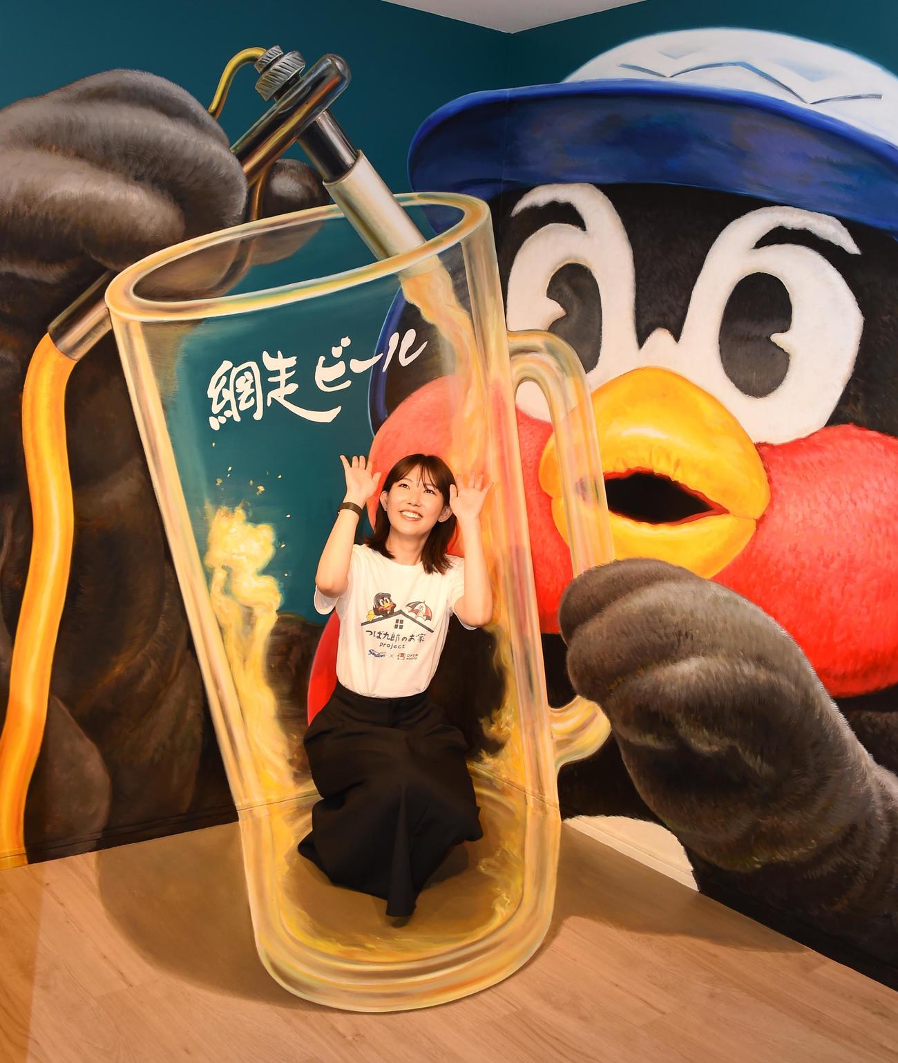 「つば九郎ハウ巣」の中には不思議な写真が撮れるスポットも（撮影・鈴木正章）