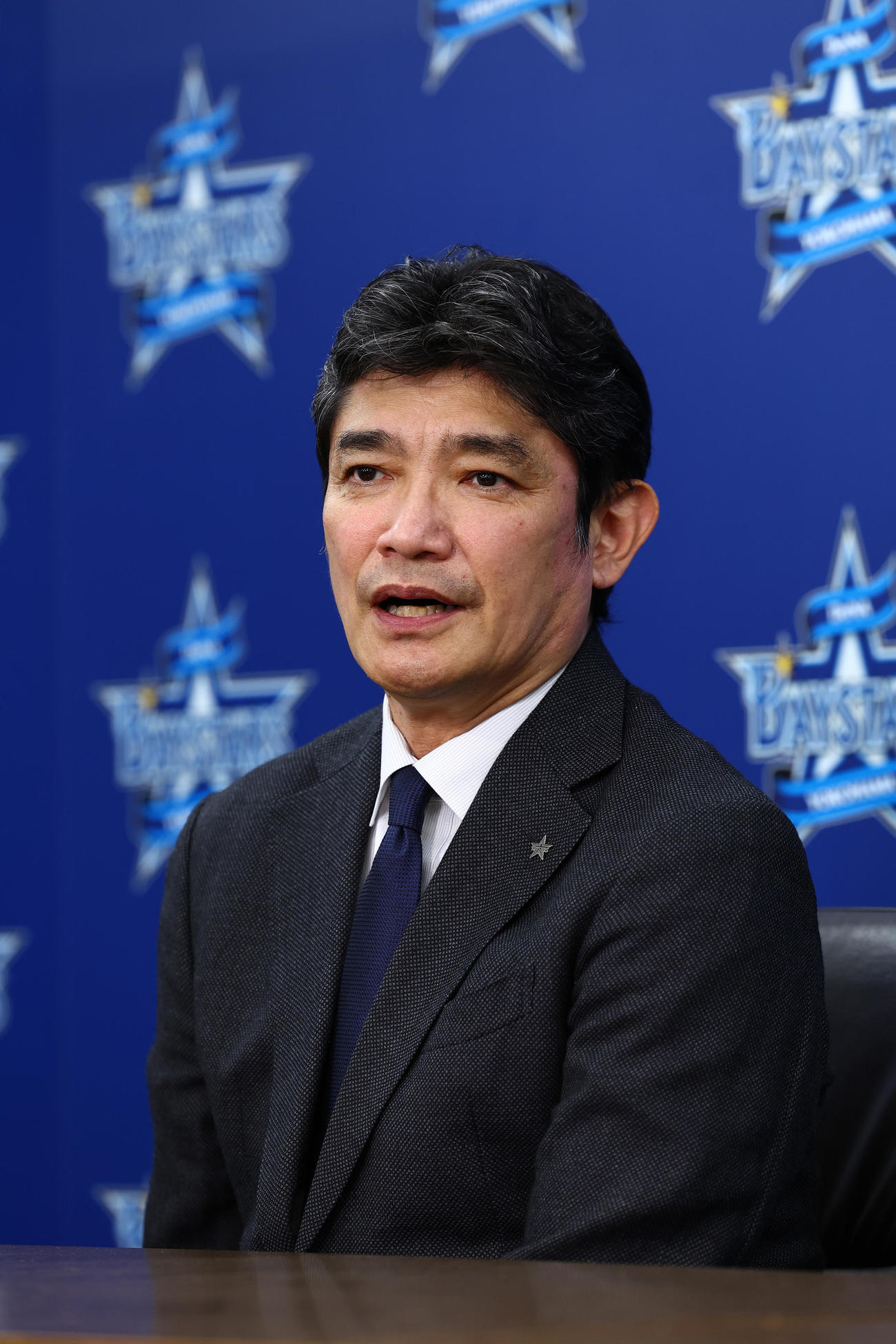 DeNA三原一晃球団代表（2021年12月10日撮影）
