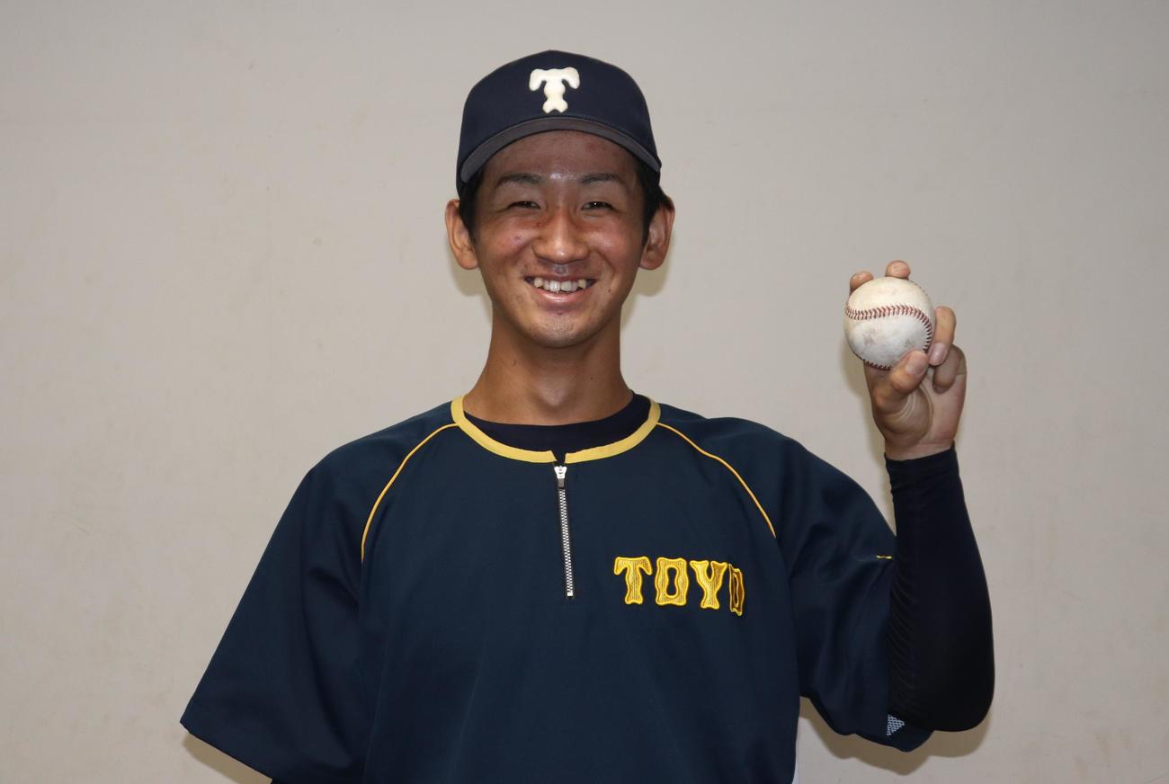東洋大対拓大　リーグ戦初勝利に笑顔の東洋大・野沢（撮影・阿部泰斉）