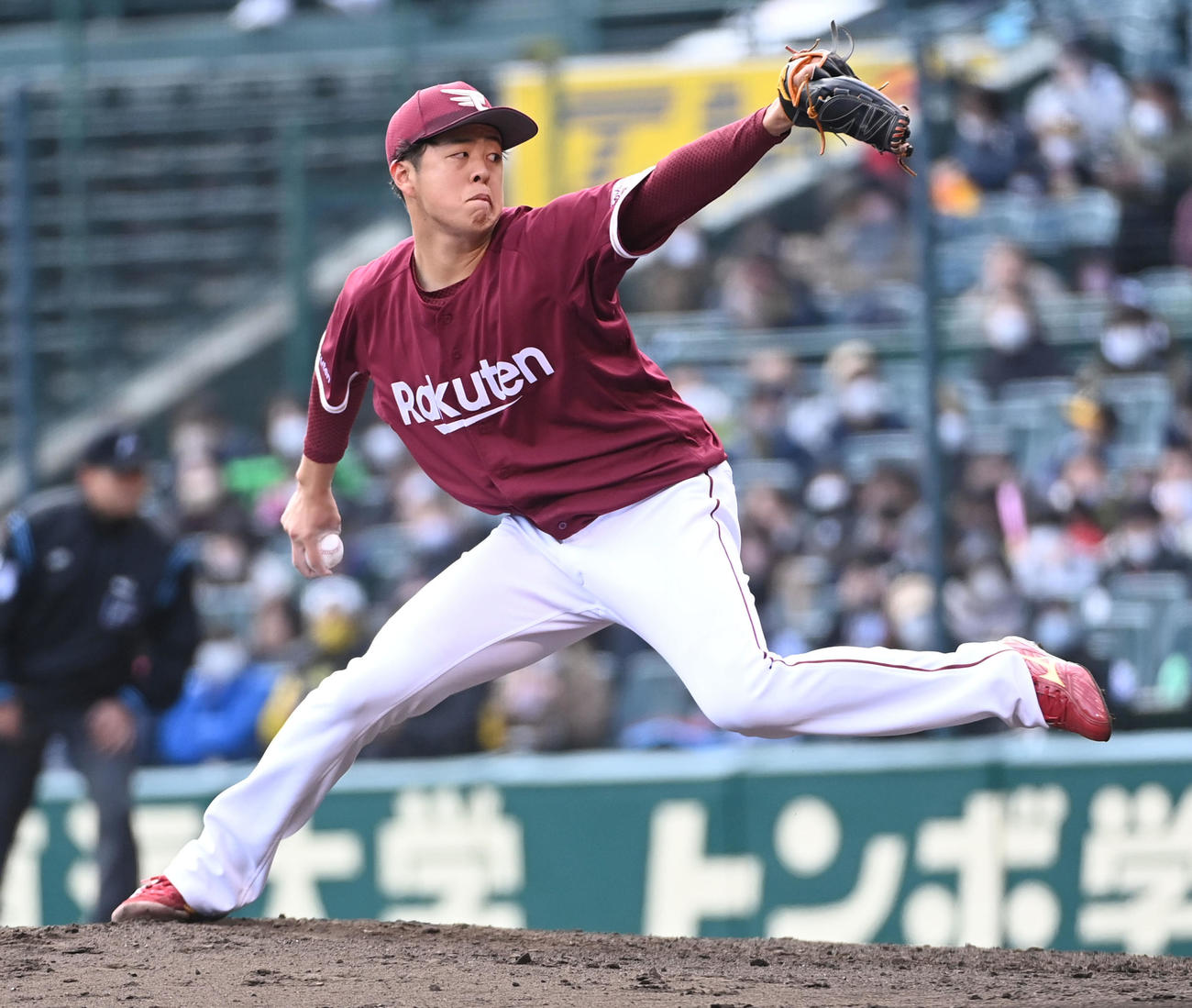 楽天松井友飛（2022年3月6日撮影）