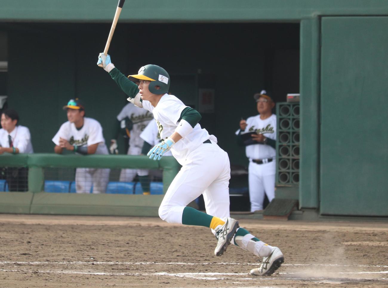専大・西村進之介2打席連発など4発13得点で快勝「シャープに打った結果」1勝1敗のタイに - アマ野球写真ニュース : 日刊スポーツ