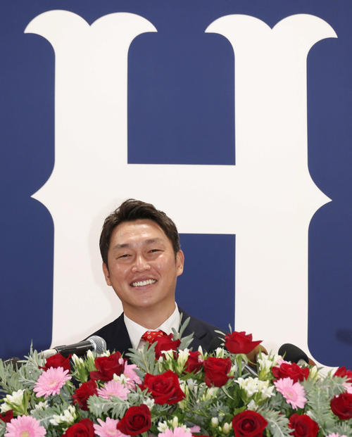 広島 新井貴浩新監督エピソード 電撃復帰 黒田博樹氏とマウンド上で涙の抱擁 七夕の代打弾 プロ野球 日刊スポーツ