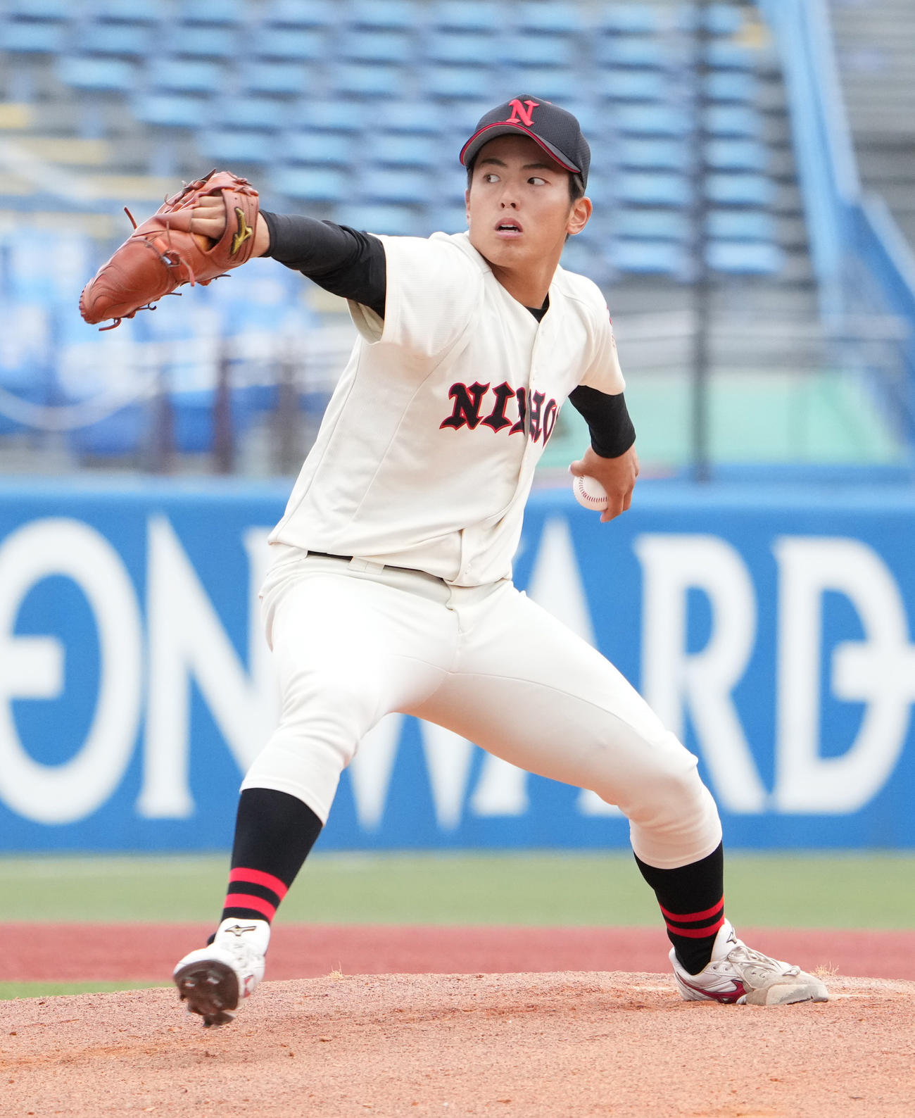 日大対国学院大　日大先発の山内翔（撮影・小沢裕）　