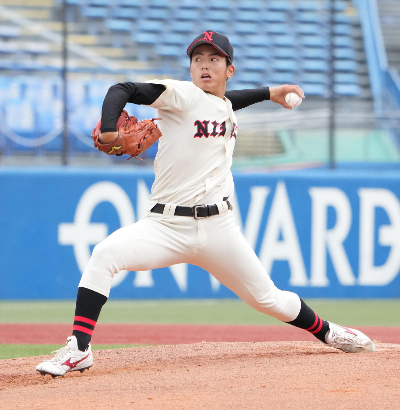 日大対国学院大　日大先発の山内翔（撮影・小沢裕）　