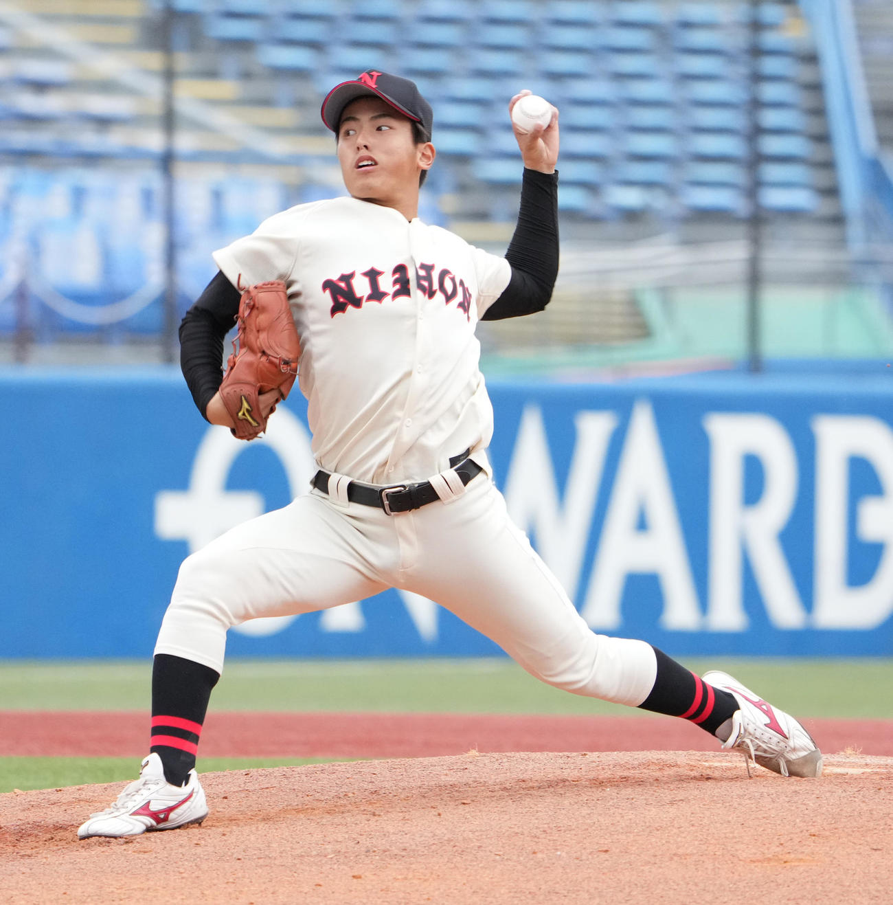 日大対国学院大　日大先発の山内翔（撮影・小沢裕）　