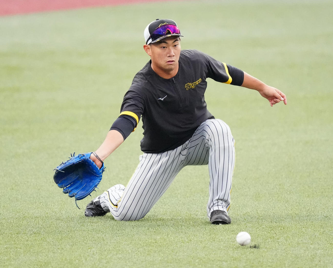 ヤクルト対阪神　試合前練習に臨む阪神桐敷（撮影・江口和貴）