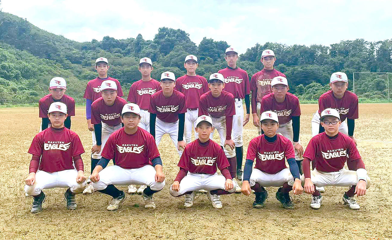 「NPB12球団ジュニアトーナメント2022」に出場する楽天ジュニアの選手たち（楽天野球団提供）
