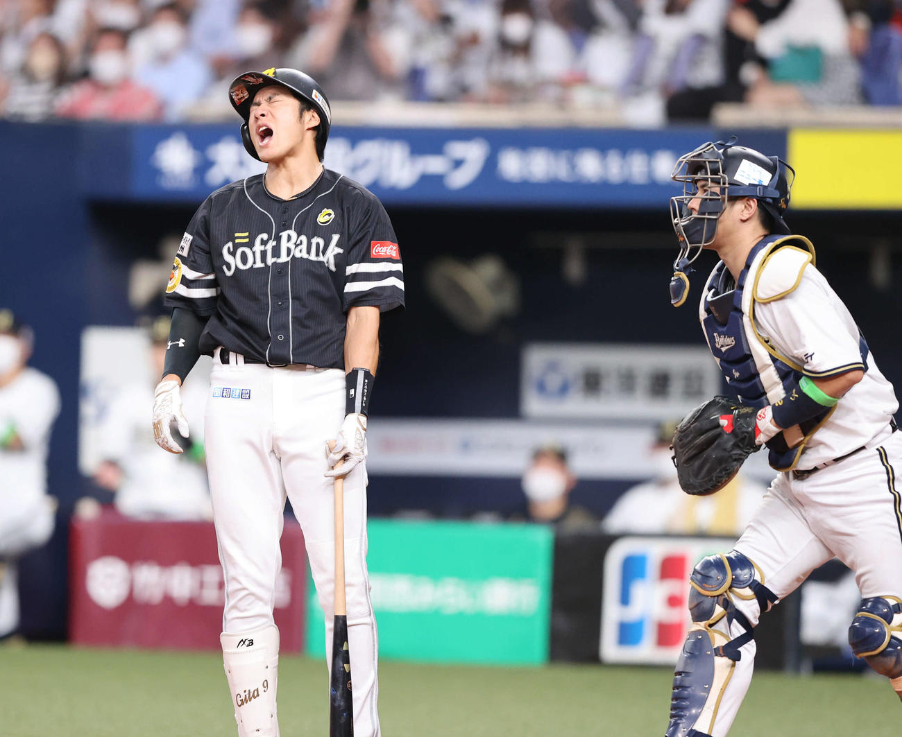 オリックス対ソフトバンク　9回表ソフトバンク無死一塁、柳田は見逃し三振に倒れて悔しがる撮影・梅根麻紀）