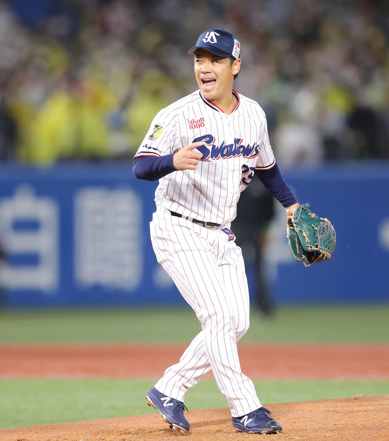 ヤクルト対阪神　2回表阪神無死二塁、原口を三振に仕留めてほえる小川（撮影・河田真司）