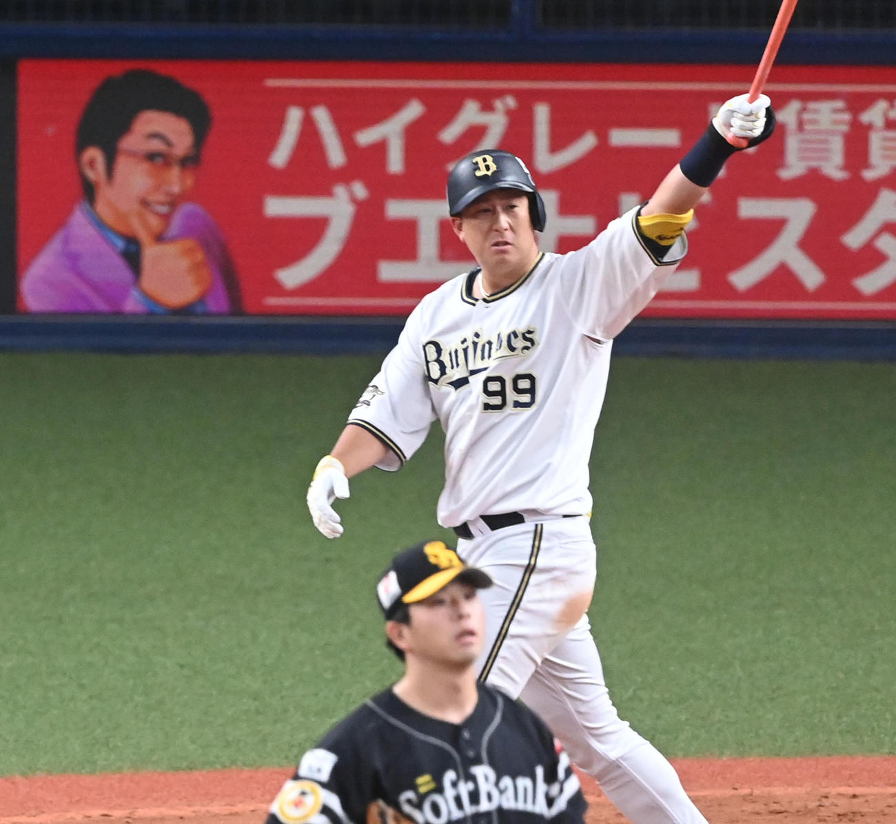 5回裏オリックス1死二塁、杉本は左越え2点本塁打を放つ。投手大関（撮影・前岡正明）